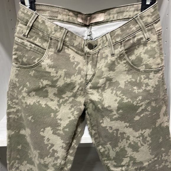 GUESS camo jeans - Picture 3 of 9